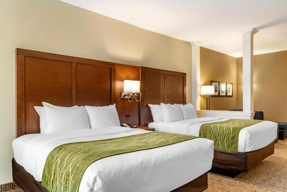 Queen Suite with Two Queen Beds - Accessible/Non-Smoking interior